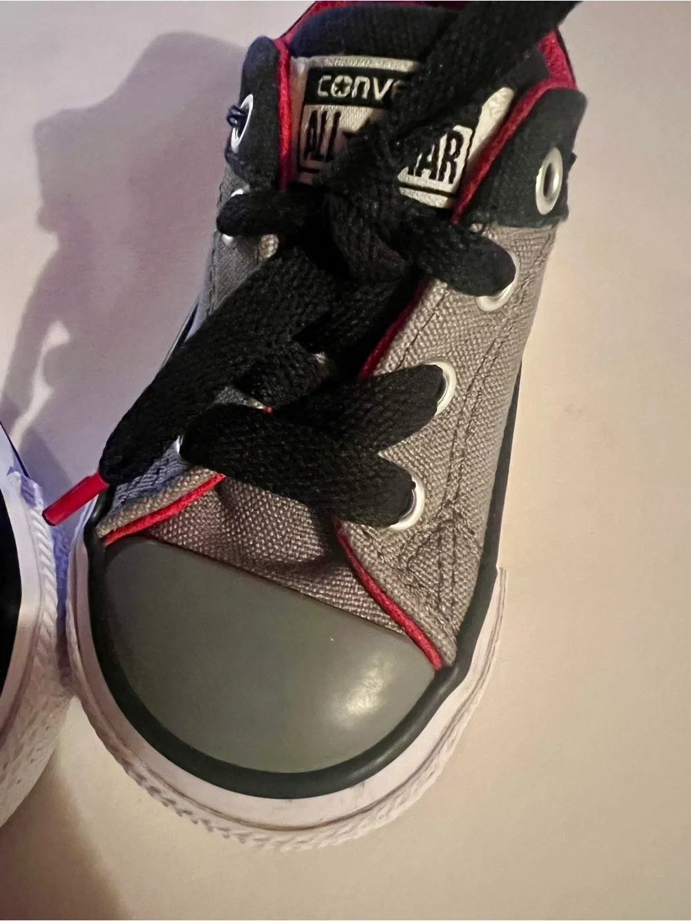 Converse All Star Chuck Taylor Toddler size 5 Gray and Red Lowtop